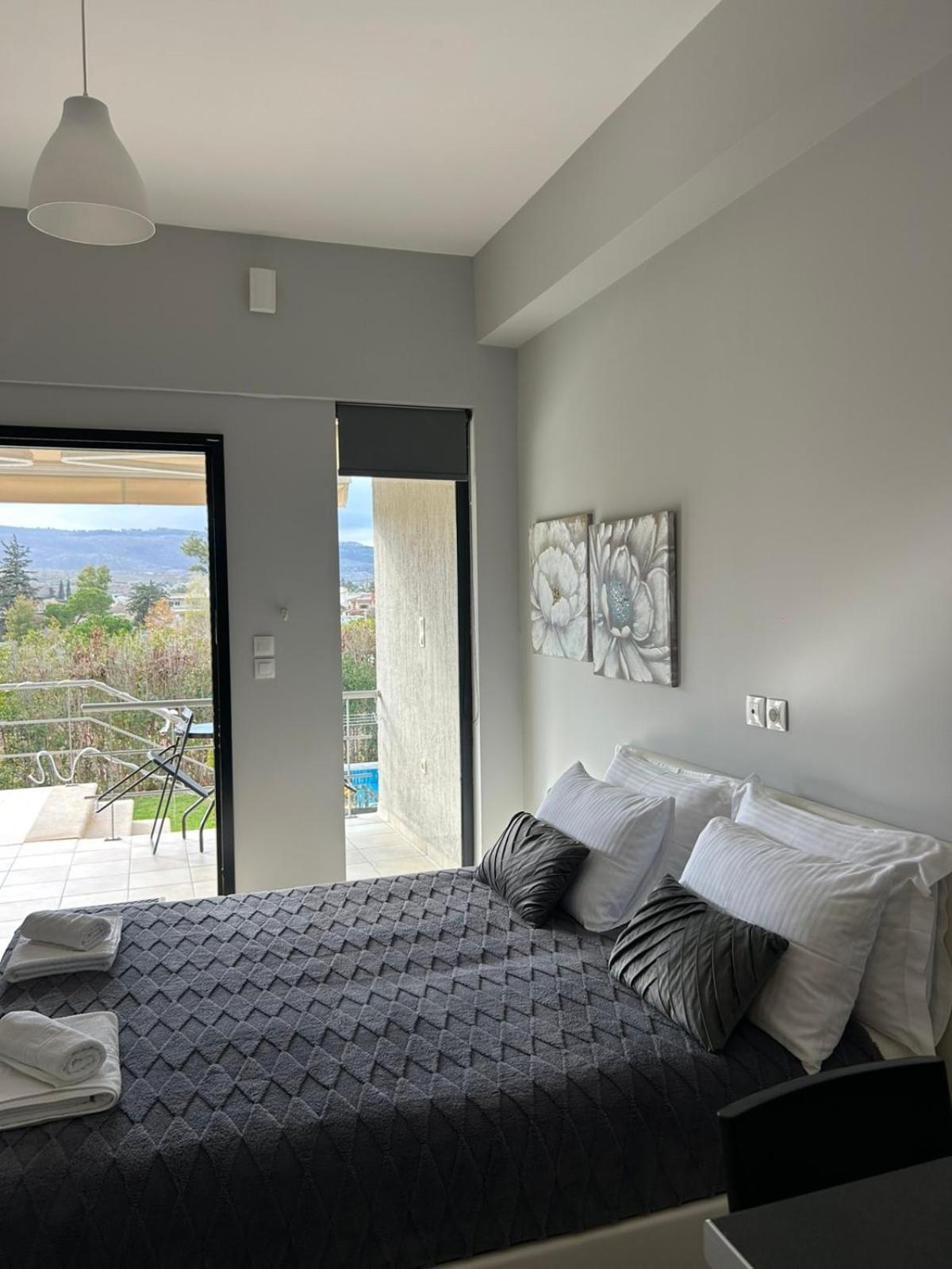 Villa Constangie Marathon  Exterior photo