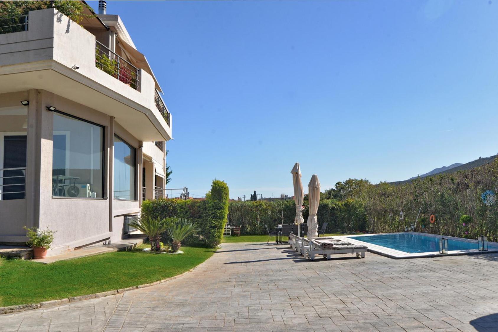 Villa Constangie Marathon  Exterior photo
