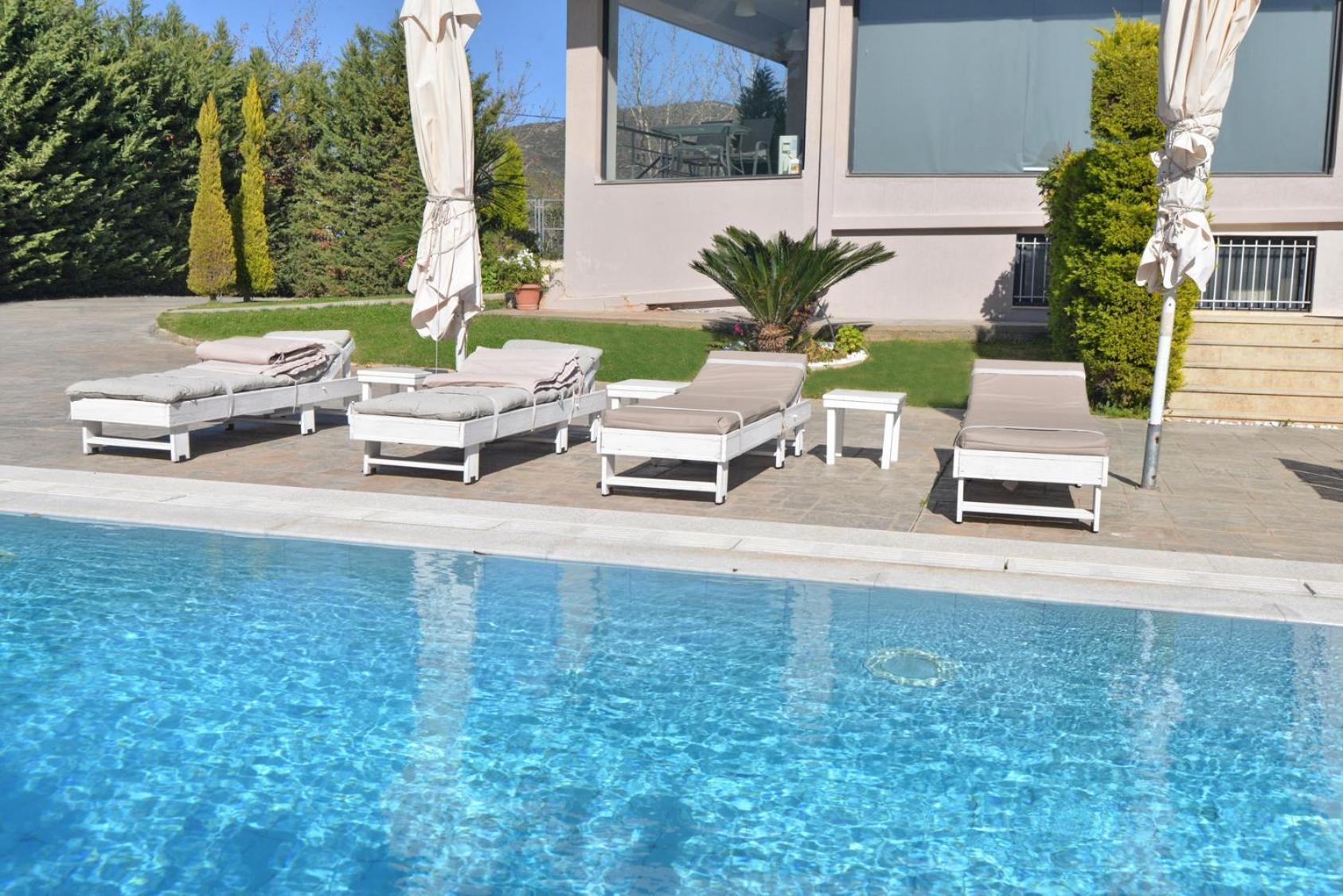 Villa Constangie Marathon  Exterior photo