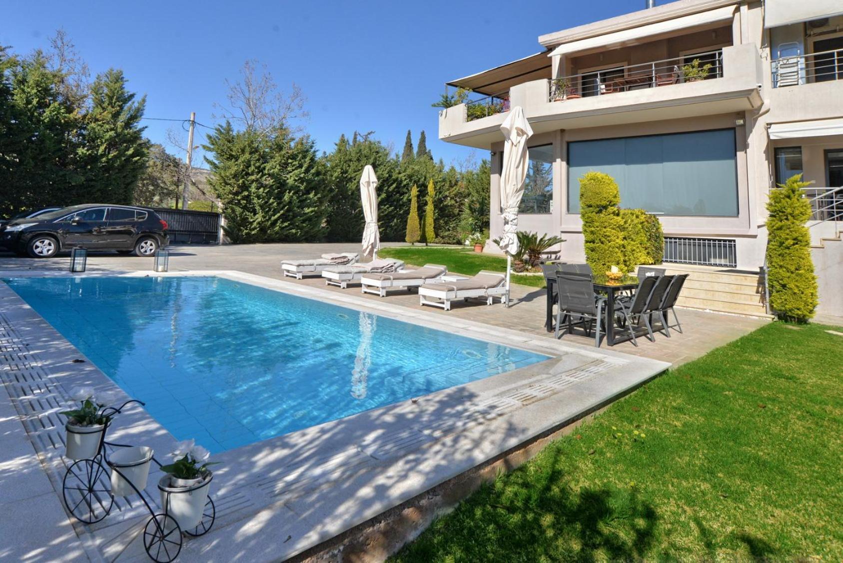 Villa Constangie Marathon  Exterior photo